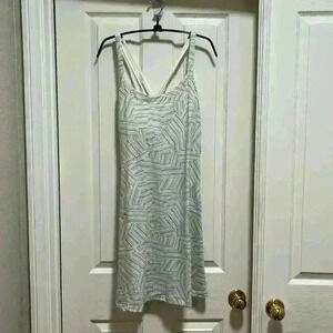 EUC Title Nine Womens Yes Dress Size M Blue Gold Abstract Built In Bra Athletic